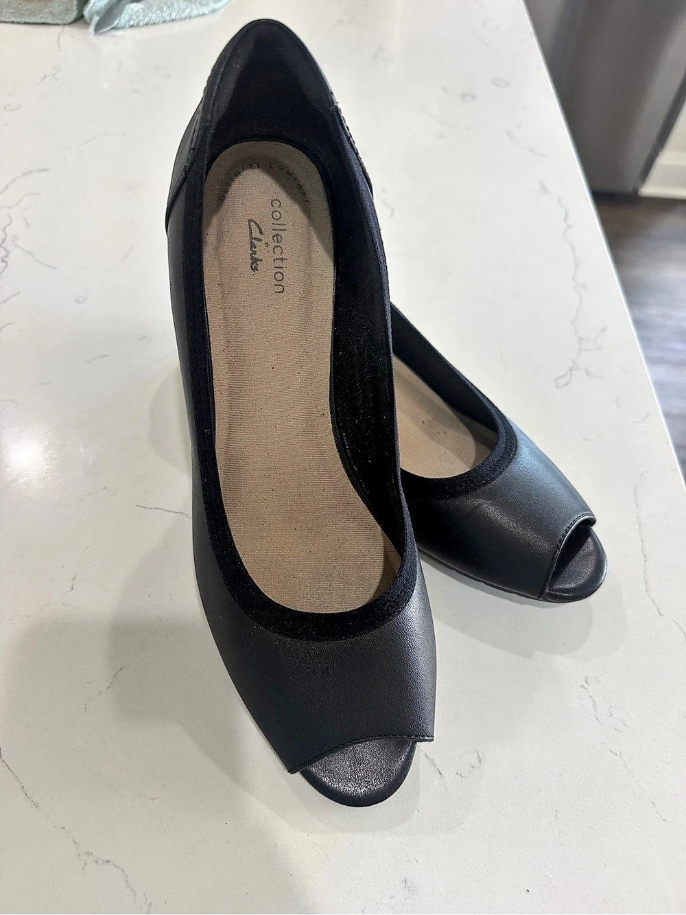 Clarks Flores Tulip Black Peep Toe Wedge Heels US 6.5